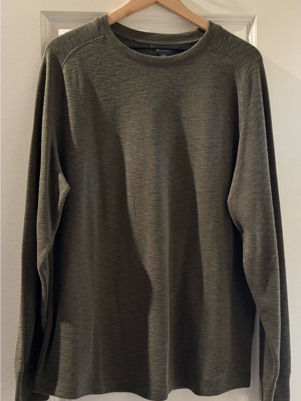 NWT Eddie Bauer Olive thermal knit Crewneck Long-Sleeve Shirt